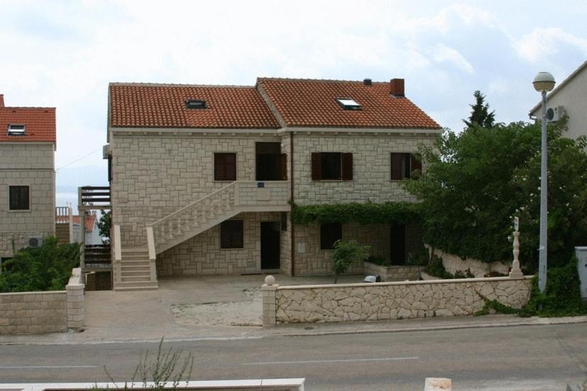 Apartmani Bezmalinovic Бол Екстер'єр фото