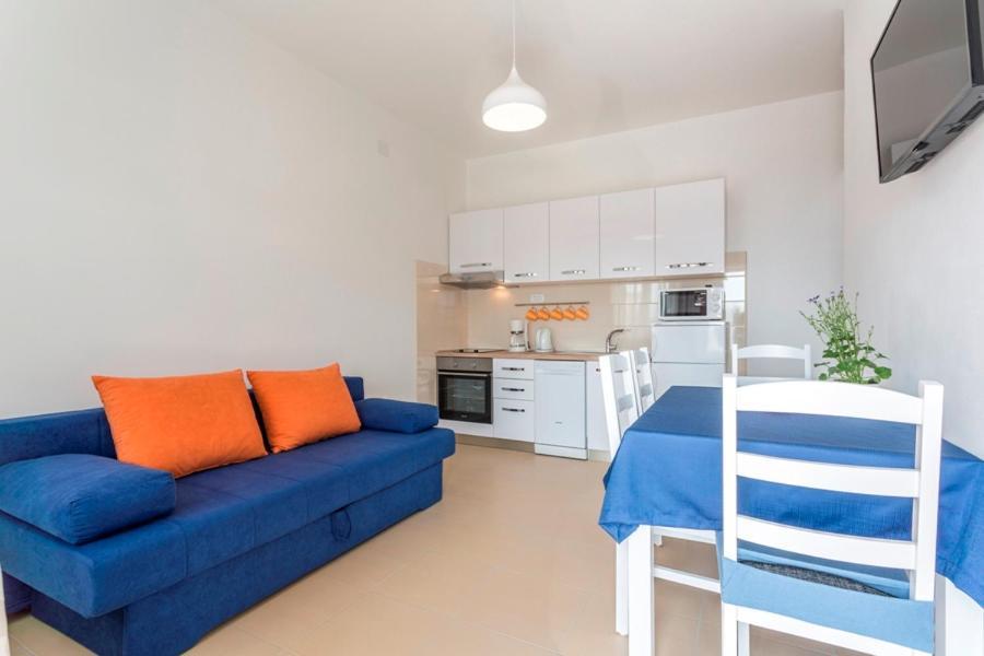 Apartmani Bezmalinovic Бол Екстер'єр фото